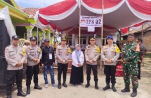 Laksanakan Pengecekan TPS, Kabidhumas Polda Banten Berikan Semangat Kepada Personel Pengamanan