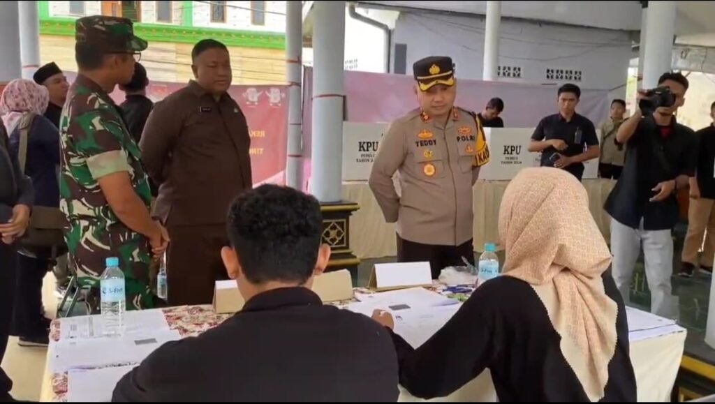 Memastikan Kesehatan Petugas Pengamanan Pemilu 2024, Si Dokkes Polres Pasuruan Lakukan Pemeriksaan Kesehatan