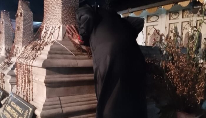 Ziarah Makam Raden Fatah, Ketua Umum PW. Fast Respont Nusantara (FRN) Agus Flores Doakan Seluruh Anggota Sejahtera