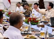 Presiden Prabowo Gelar Rapat Terbatas dan Makan Siang Bersama Menteri Kabinet Merah Putih