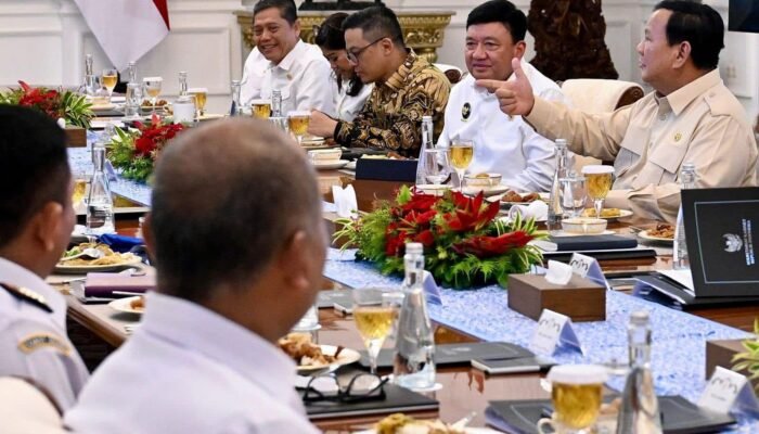 Presiden Prabowo Gelar Rapat Terbatas dan Makan Siang Bersama Menteri Kabinet Merah Putih