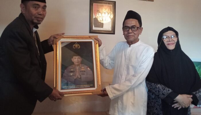 Ketum PW FRN Counter Polri Gaet Pesantren Tertua di Besuki untuk Dukung Program Polri