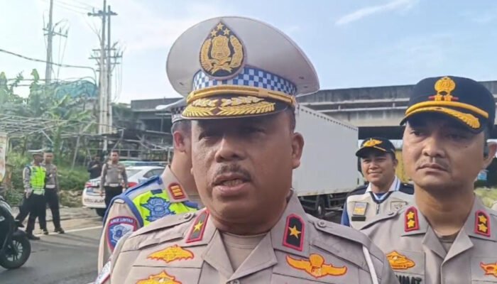 Kakorlantas Polri Irjen Pol Agus Suryonugroho Pantau Langsung Kondisi Jalan untuk Minimalisir Kecelakaan