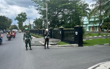 Personel Denpom I/5 Medan Laksanakan PAM Lalin dan Parkir di Acara Baksos Menjelang Ramadhan Bersama BEM, Organisasi Pemuda dan Insan Media 2025