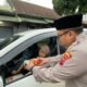 Polres Temanggung Bagikan Takjil Sekaligus Sampaikan Pesan Kamtibmas.