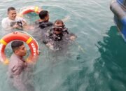 Gerak Cepat dan Aksi Heroik Kapolsek KPG dan Wasatpel Menyelam Untuk Putuskan Tali di Baling-Baling Kapal