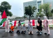 Teater Jalanan di Depan Kedubes AS: Mahasiswa Suarakan Derita Palestina Lewat Aksi Teatrikal Jakarta