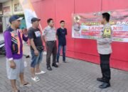 Cegah Premanisme dan Pungli, Bhabinkamtibmas Batang Sosialisasikan Saber Pungli ke Juru Parkir