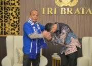 Pererat Komunikasi, Kapolda Jabar Terima Audiensi Ketua Viking Persiib di Ruang Kerja