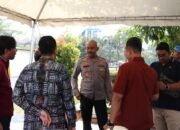 Hangat dan Akrab, Kapolres Duduk Lesehan Bersama Sebelum Lepas Rombongan Buruh Menuju May Day di Semarang