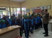 Polisi Sahabat Anak, Polsek Gemuh Ajak Siswa SD IT Cepiring Kenali Tugas Kepolisian