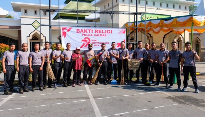 Wujudkan Harmoni Antar Umat Beragama, Polda Kalbar Gelar Bakti Religi Serentak Sambut Hari Bhayangkara ke-79