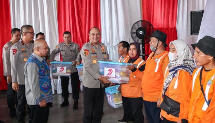 Kick Off Bakti Sosial Hari Bhayangkara ke-79, Polda Kalbar Hadir untuk Masyarakat