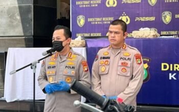 Polisi Periksa Roy Suryo dan Lima Saksi Lainnya Terkait Tuduhan Ijazah Palsu Joko Widodo