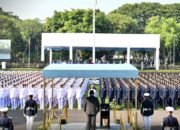 Kapolri Dampingi Presiden Prabowo Lantik 2000 Praspa TNI-Polri di Halaman Istana Merdeka