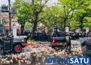 Eskalasi Meningkat, Brimob Lintas Ganti Kendalikan Pengamanan Peserta Aksi Unra di Pati