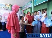 Sambut HKGB ke-73, Bhayangkari Bojonegoro Gelar Bakti Sosial di SLB Putra Harapan