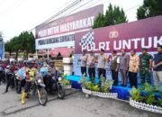Wujud Bakti Negara: Wakapolri Turun Langsung Distribusikan Ratusan Paket Sembako di Batang Anai dan Lubuk Alung