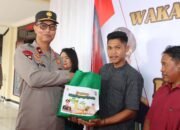 Disela Kunker di Polres Gumas, Wakapolda Kalteng Salurkan Bansos untuk Petani