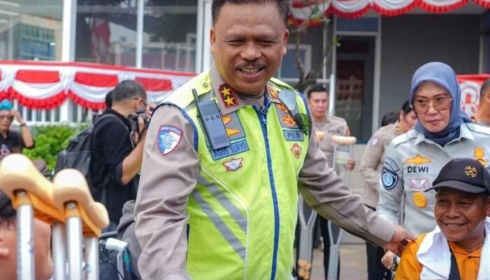 Kakorlantas Polri Irjen Pol. Agus Suryonugroho Pasifkan Program ‘Polantas Menyapa dan Melayani’ di Awal 2026