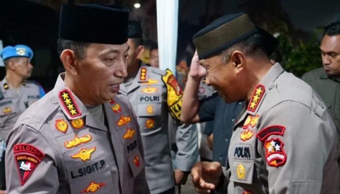 Dankorbrimob Polri Hadiri Upacara Pemakaman Almarhumah Meryati Hoegeng