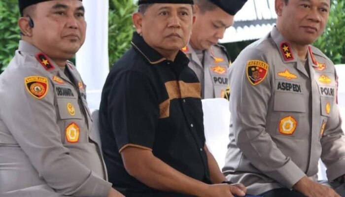 Duka Mendalam Polri, Kapolri bersama Jajaran Iringi Kepergian Ibu Meriyati Hoegeng ke Peristirahatan Terakhir